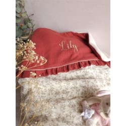 Plaid couverture doudou prénom personnalisé broderie fait main patchwork chambre bébé cadeau naissance anniversaire double