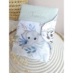 protège carnet santé prénom personnalisé broderie fait main cadeau naissance tissu bébé double gaze