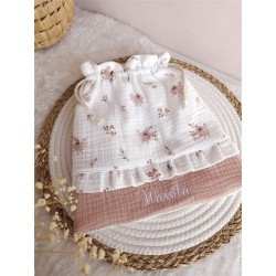 Sac pochon pochette prénom personnalisé broderie fait main enfant  range doudou vetement cadeau naissance