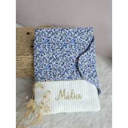 protège carnet santé prénom personnalisé broderie fait main cadeau naissance tissu bébé double gaze