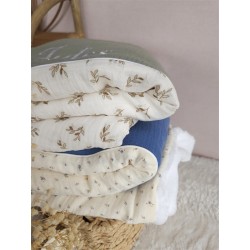 Plaid couverture doudou prénom personnalisé broderie fait main patchwork chambre bébé cadeau naissance anniversaire double gaze