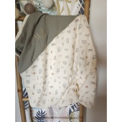 Plaid couverture doudou prénom personnalisé broderie fait main patchwork chambre bébé cadeau naissance anniversaire double gaze