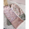 Serviette bavoir maternelle élastique prénom personnalisé broderie fait main enfant cantine