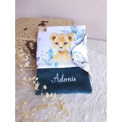 protège carnet santé prénom personnalisé broderie fait main cadeau naissance tissu bébé double gaze