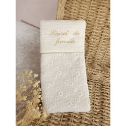 protège livret famille prénom personnalisé broderie fait main cadeau mariage tissu