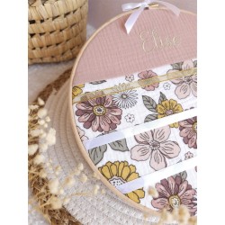 Tambour porte barettes prénom personnalisé broderie tissu bois décoration