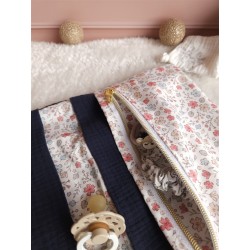 pochette langer nomade prénom personnalisé broderie fait main cadeau naissance tissu change bébé couches accessoires