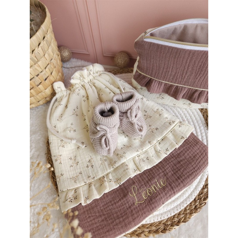 Sac pochon pochette prénom personnalisé broderie fait main enfant  range doudou vetement cadeau naissance