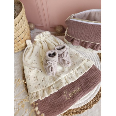 Sac pochon pochette prénom personnalisé broderie fait main enfant  range doudou vetement cadeau naissance