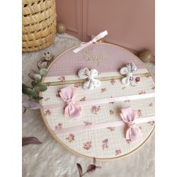 Tambour porte barettes prénom personnalisé broderie tissu bois décoration