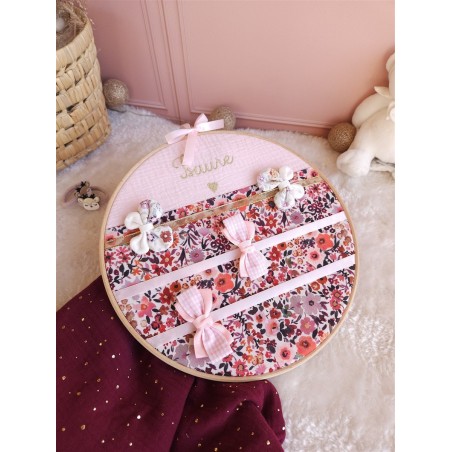 Tambour porte barettes prénom personnalisé broderie tissu bois décoration