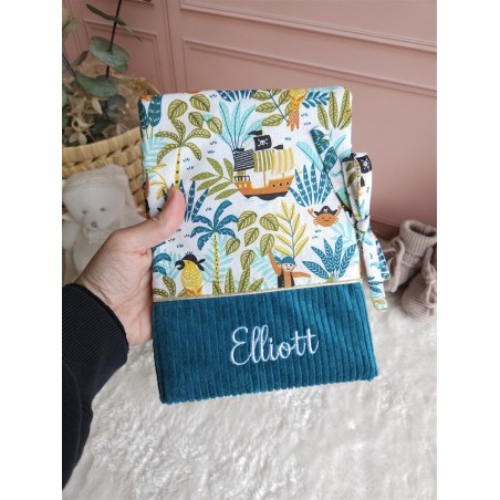 protège carnet santé prénom personnalisé broderie fait main cadeau naissance tissu bébé double gaze