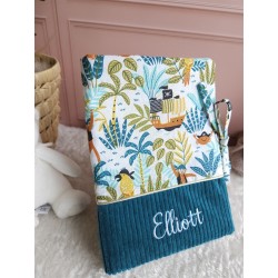 protège carnet santé prénom personnalisé broderie fait main cadeau naissance tissu bébé double gaze