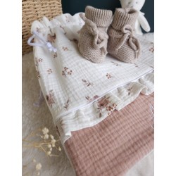 Sac pochon pochette prénom personnalisé broderie fait main enfant  range doudou vetement cadeau naissance