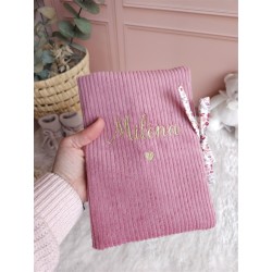 protège carnet santé prénom personnalisé broderie fait main cadeau naissance tissu bébé double gaze
