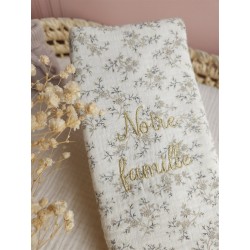 protège livret famille prénom personnalisé broderie fait main cadeau mariage tissu
