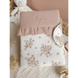 protège carnet santé prénom personnalisé broderie fait main cadeau naissance tissu bébé double gaze