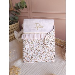 protège carnet santé prénom personnalisé broderie fait main cadeau naissance tissu bébé double gaze