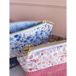 Trousse toilette prénom personnalisé broderie rangement fait main maquillage enfant langer pochette maquillage