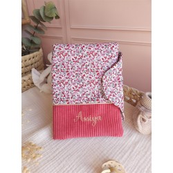 protège carnet santé prénom personnalisé broderie fait main cadeau naissance tissu bébé double gaze