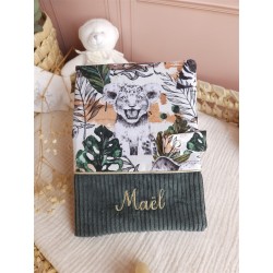 protège carnet santé prénom personnalisé broderie fait main cadeau naissance tissu bébé double gaze