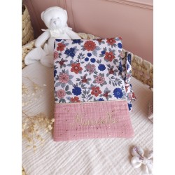 protège carnet santé prénom personnalisé broderie fait main cadeau naissance tissu bébé double gaze