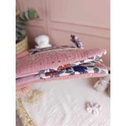 protège carnet santé prénom personnalisé broderie fait main cadeau naissance tissu bébé double gaze
