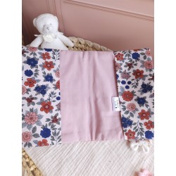 protège carnet santé prénom personnalisé broderie fait main cadeau naissance tissu bébé double gaze