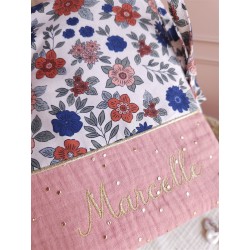 protège carnet santé prénom personnalisé broderie fait main cadeau naissance tissu bébé double gaze