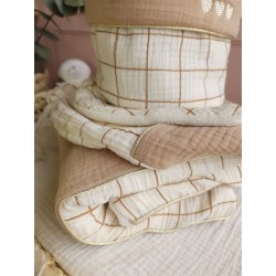 Plaid couverture doudou prénom personnalisé broderie fait main patchwork chambre bébé cadeau naissance anniversaire double gaze