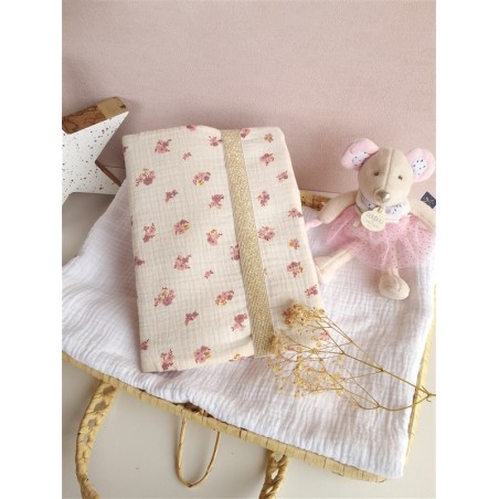 pochette langer nomade prénom personnalisé broderie fait main cadeau naissance tissu change bébé couches accessoires
