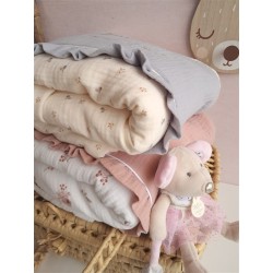 Plaid couverture doudou prénom personnalisé broderie fait main patchwork chambre bébé cadeau naissance anniversaire double