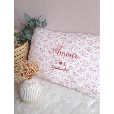 Coussin tissu fait main décoration cadeau naissance chambre prénom personnalisé broderie rectangle