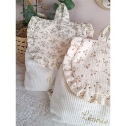 Sac dos maternelle frou frou prénom personnalisé broderie fait main enfant range doudou cadeau cartable crèche bébé petit sac